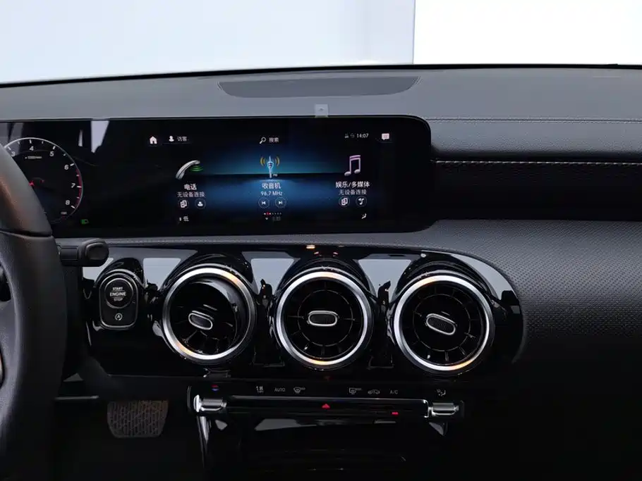 Mercedes-Benz A-Class — миниатюра 13