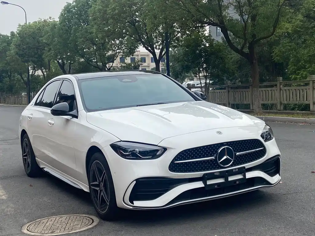 Mercedes-Benz C-Class — миниатюра 3