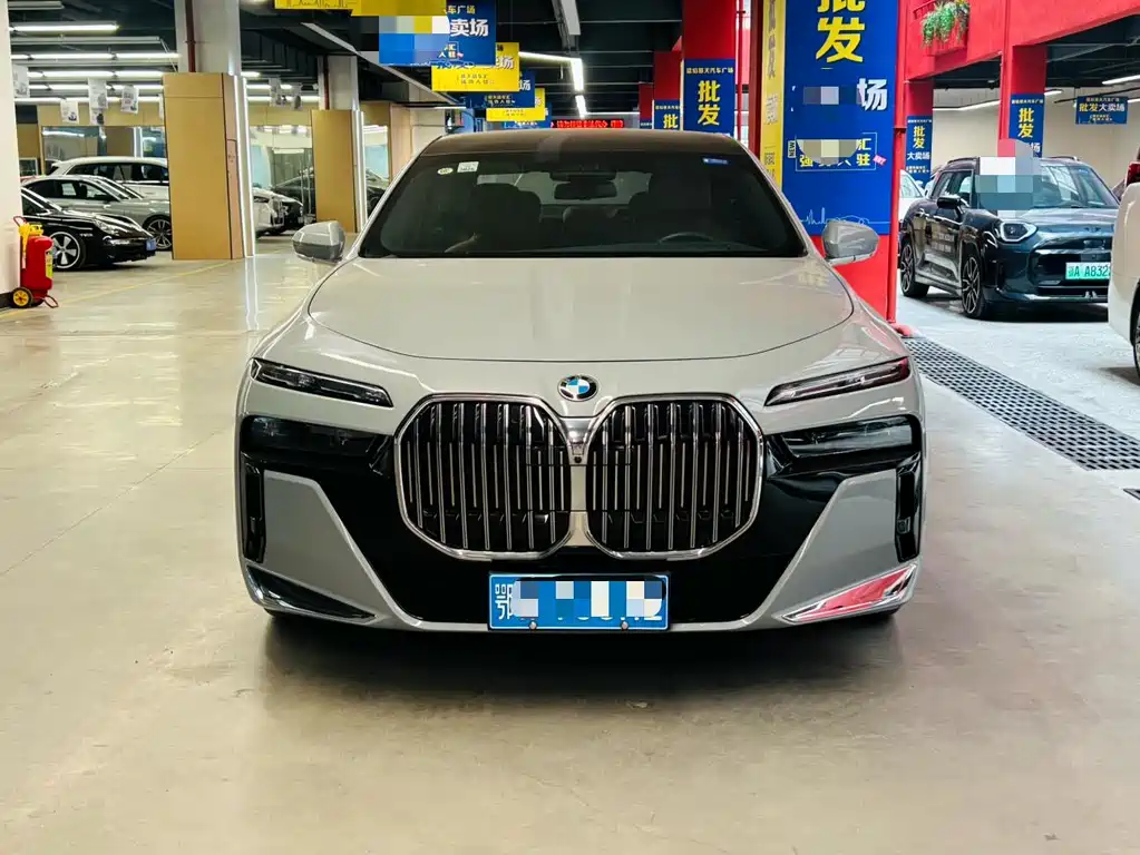 BMW 7 Series 7 2023 740Li Premium Luxury