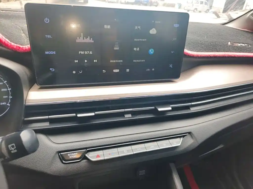 Geely Vision X3 — миниатюра 13