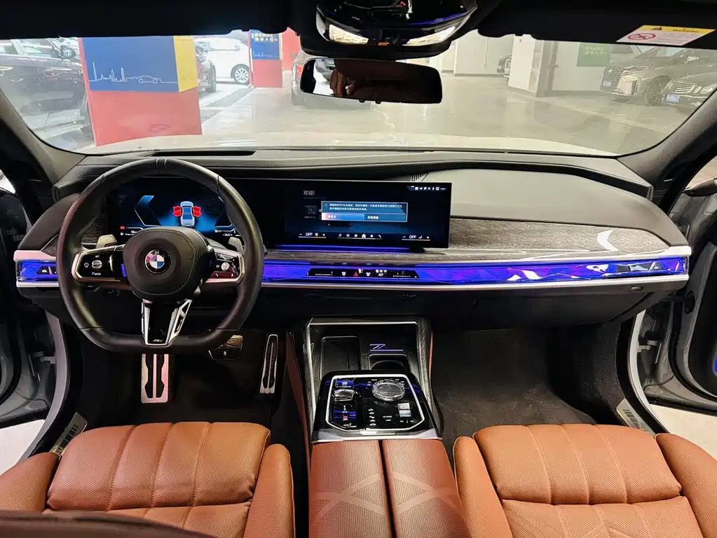 BMW 7 Series — миниатюра 15