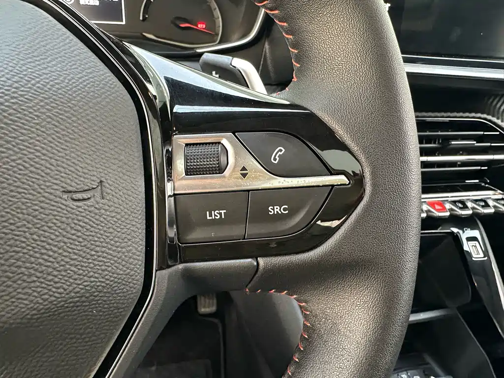 Peugeot 2008 — миниатюра 33