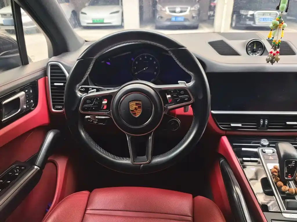 Porsche Cayenne Hybrid — миниатюра 11