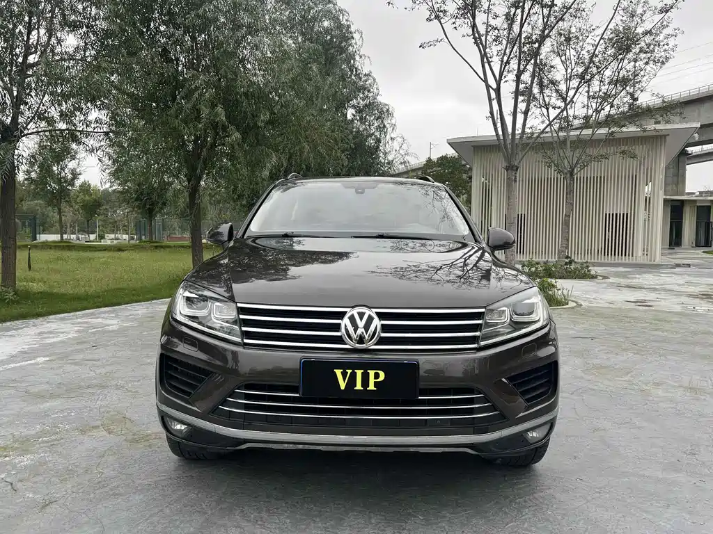 VOLKSWAGEN TOUAREG