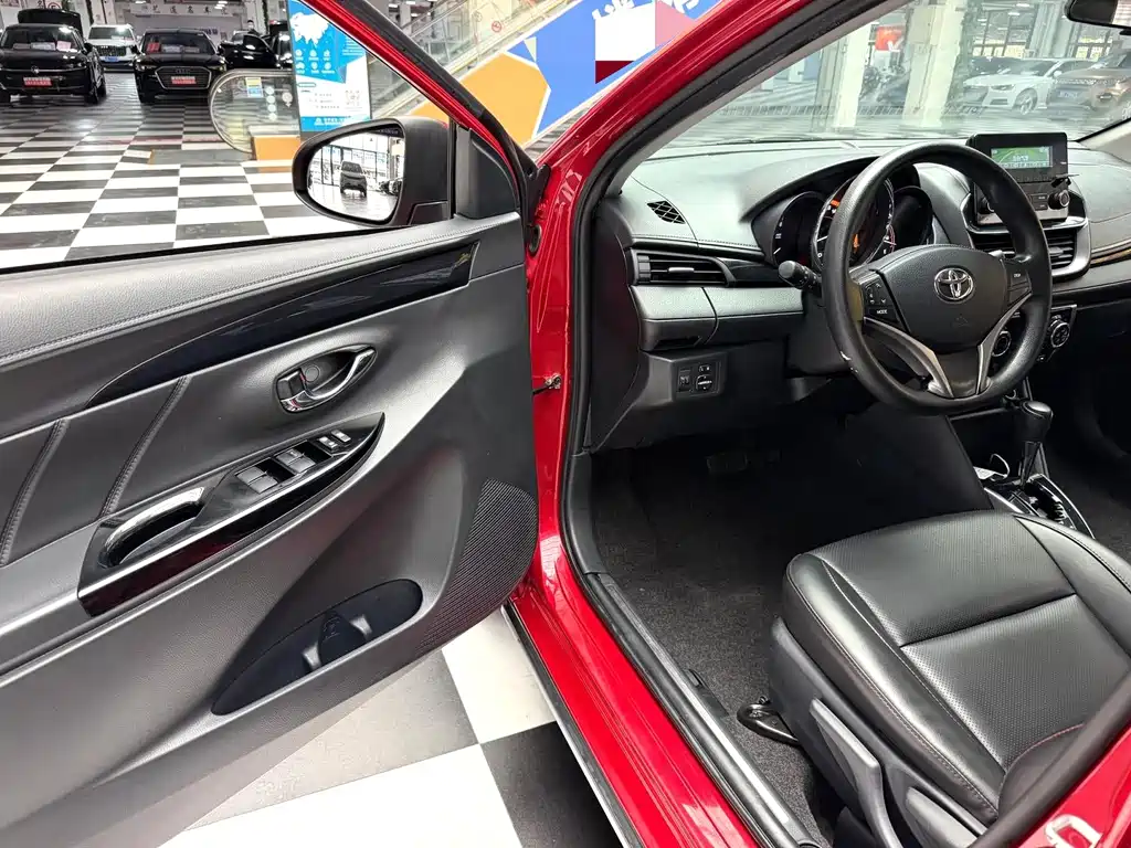 Toyota Yaris L — миниатюра 4