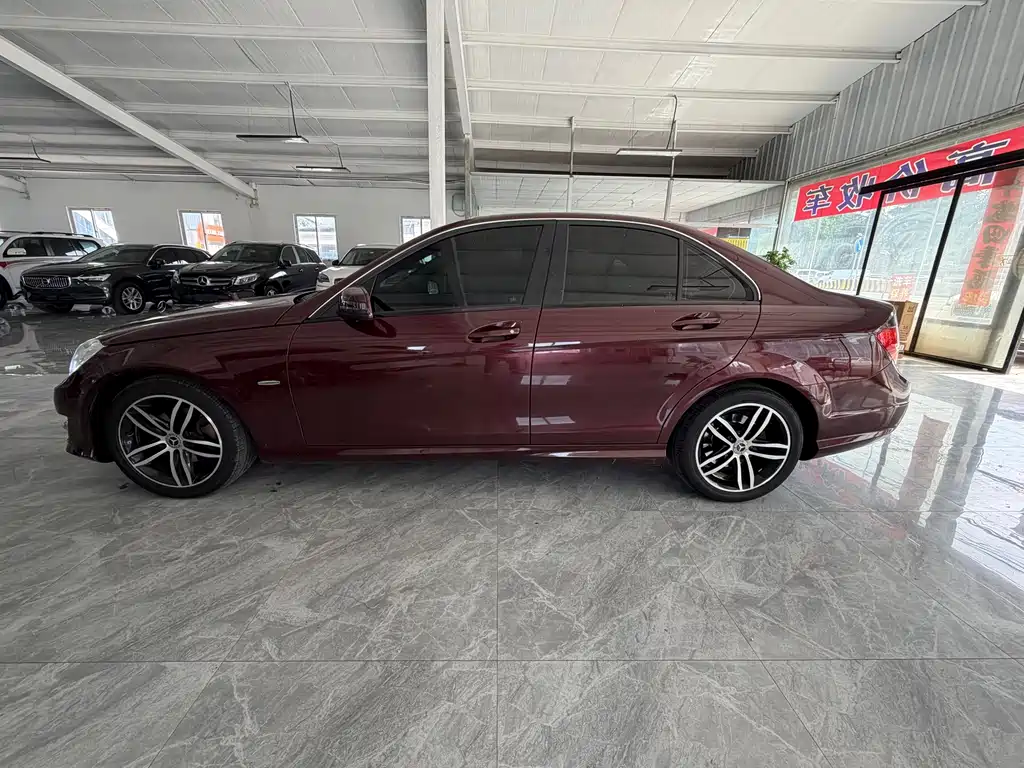 Mercedes-Benz C-Class — миниатюра 3