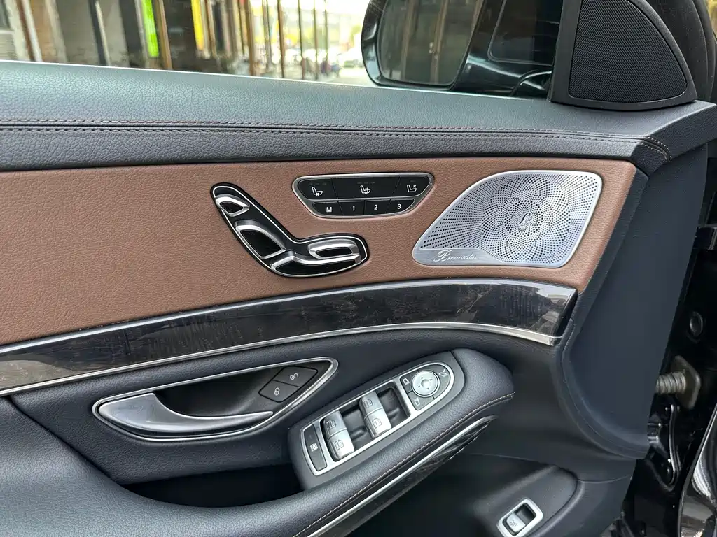 Mercedes-Benz S-Class — миниатюра 8
