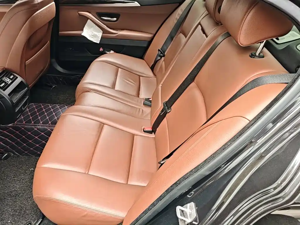 BMW 5 Series — миниатюра 17