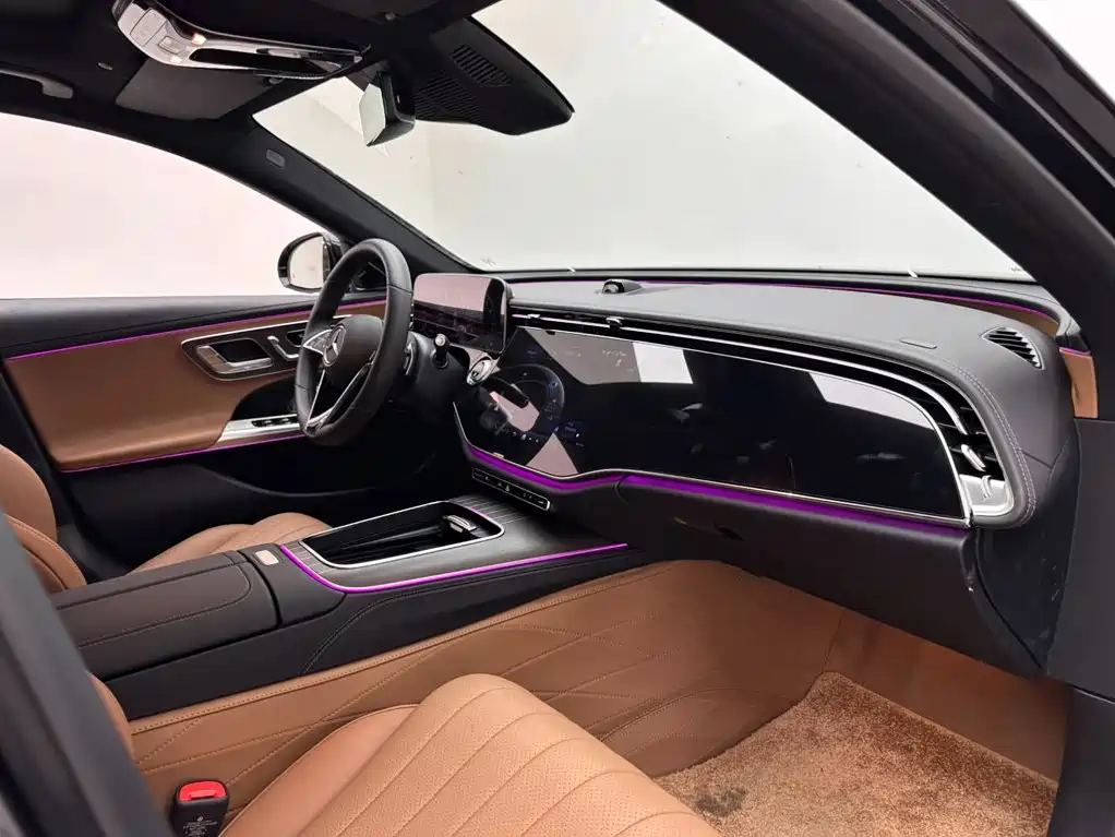 Mercedes-Benz E-Class — миниатюра 11