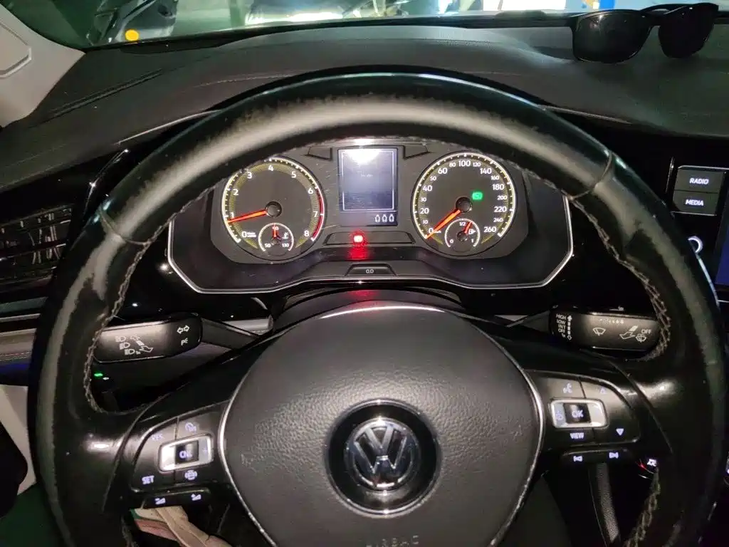 Volkswagen Sagitar — миниатюра 4