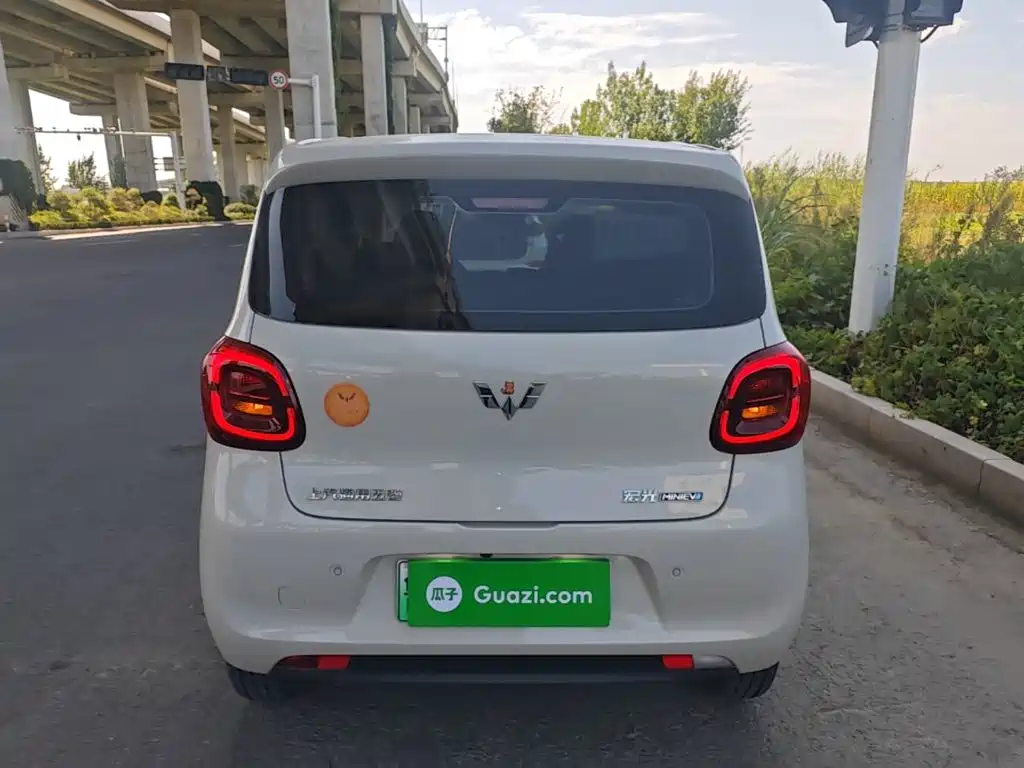 Wuling MINIEV — миниатюра 6