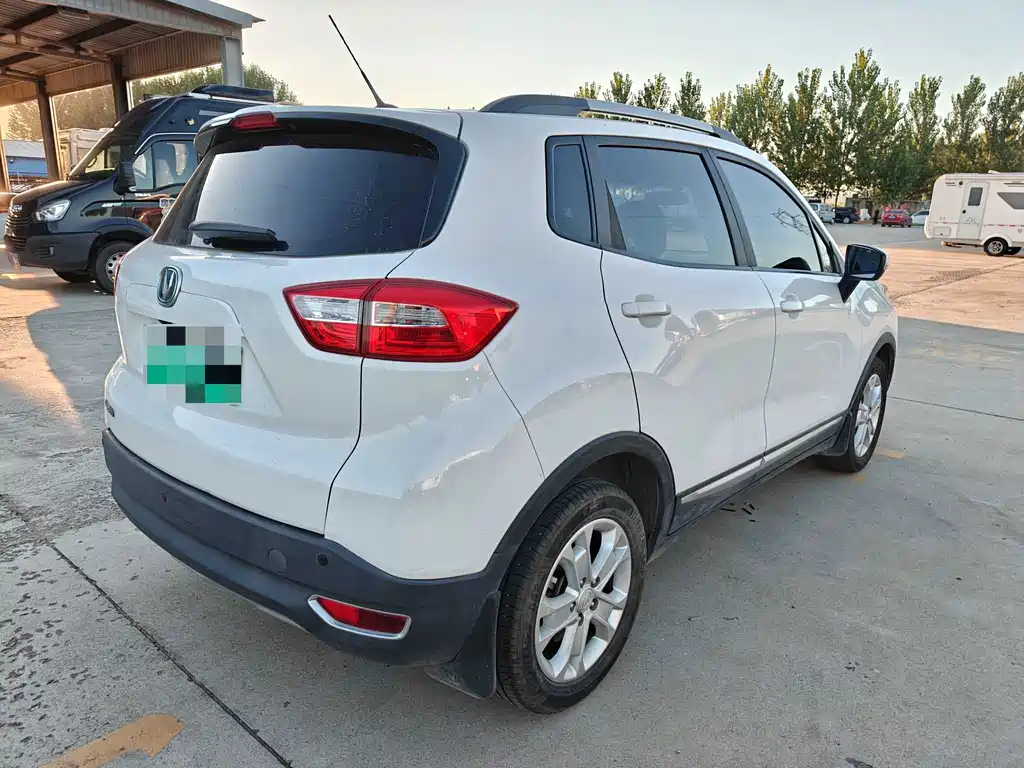 Changan CS15EV — миниатюра 4