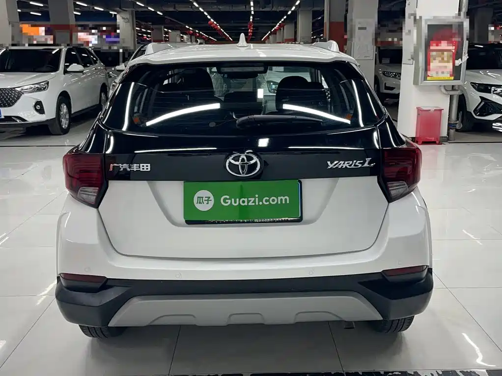 Toyota Yaris L — миниатюра 10