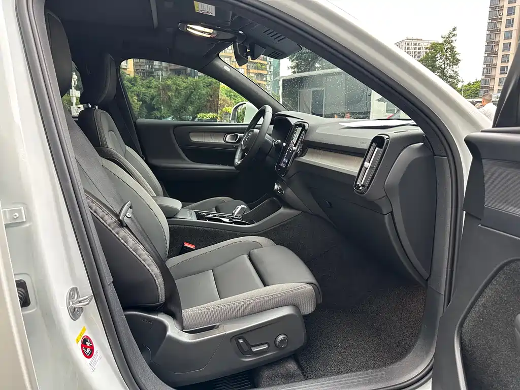 Volvo XC40 — миниатюра 19
