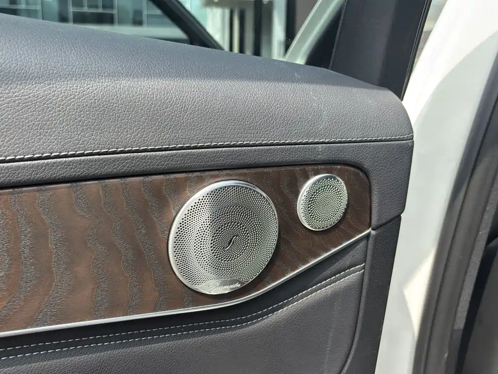 Mercedes-Benz GLC — миниатюра 12