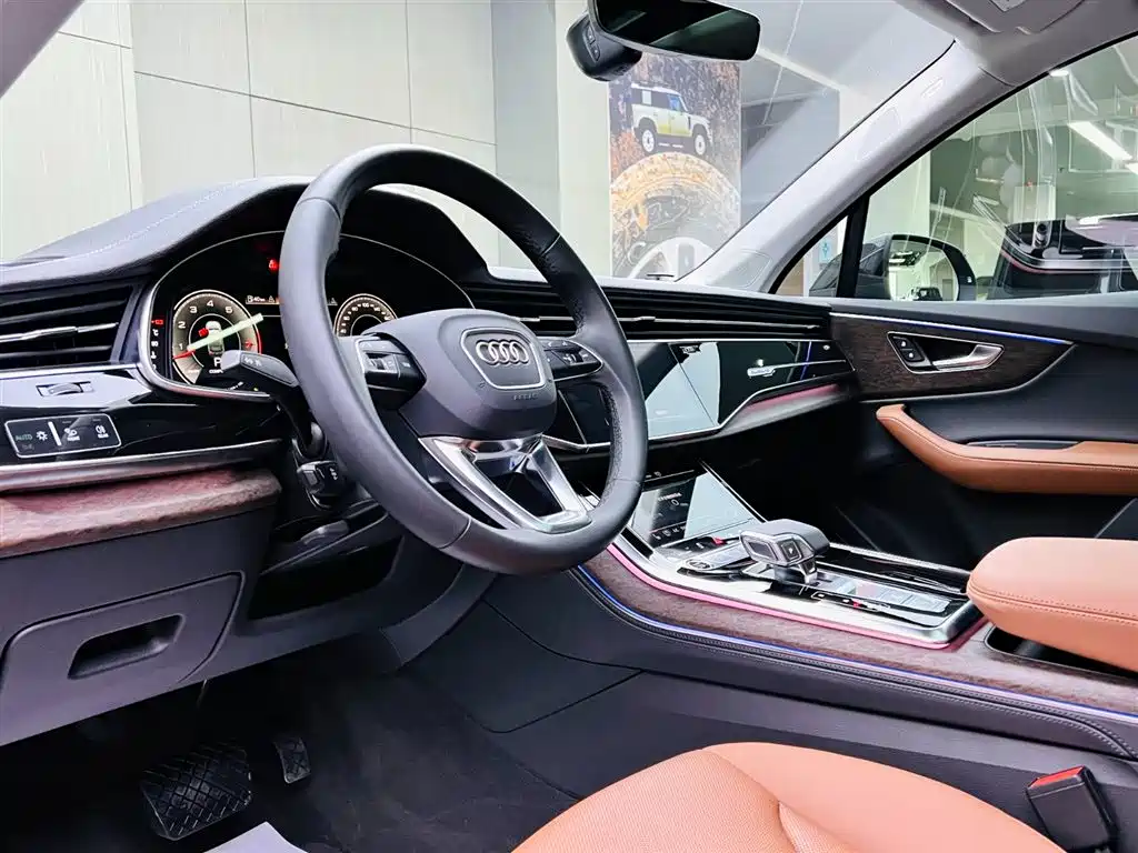 Audi Q7 2023 45 TFSI quattro S line Sport