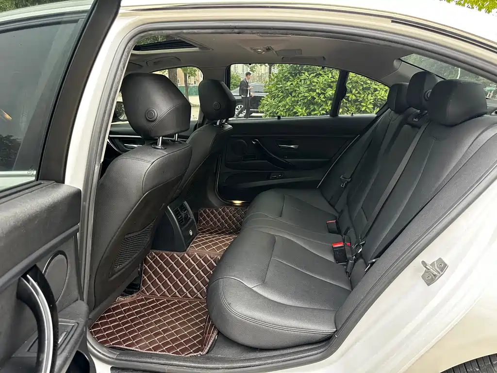 BMW 3 Series — миниатюра 10