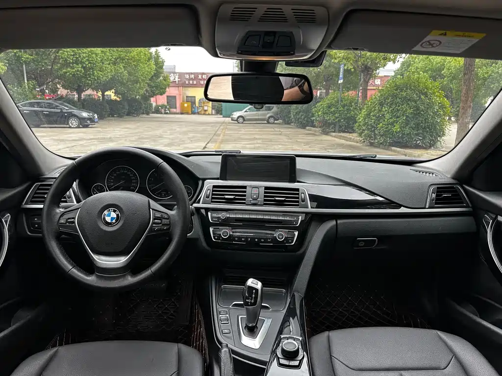 BMW 3 Series — миниатюра 13