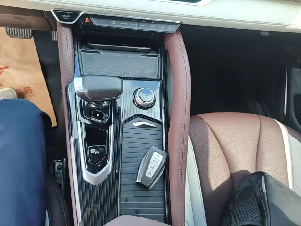 Geely Xingyue L — миниатюра 14