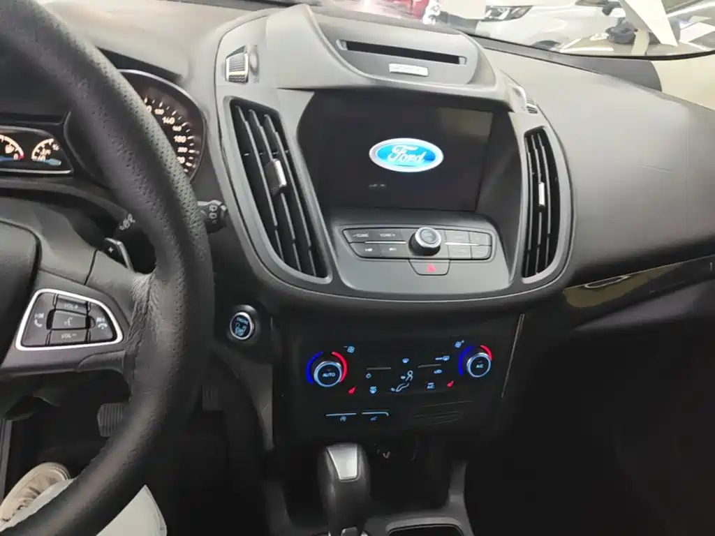 Ford Kuga — миниатюра 13