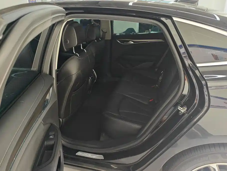 Buick LaCrosse — миниатюра 11