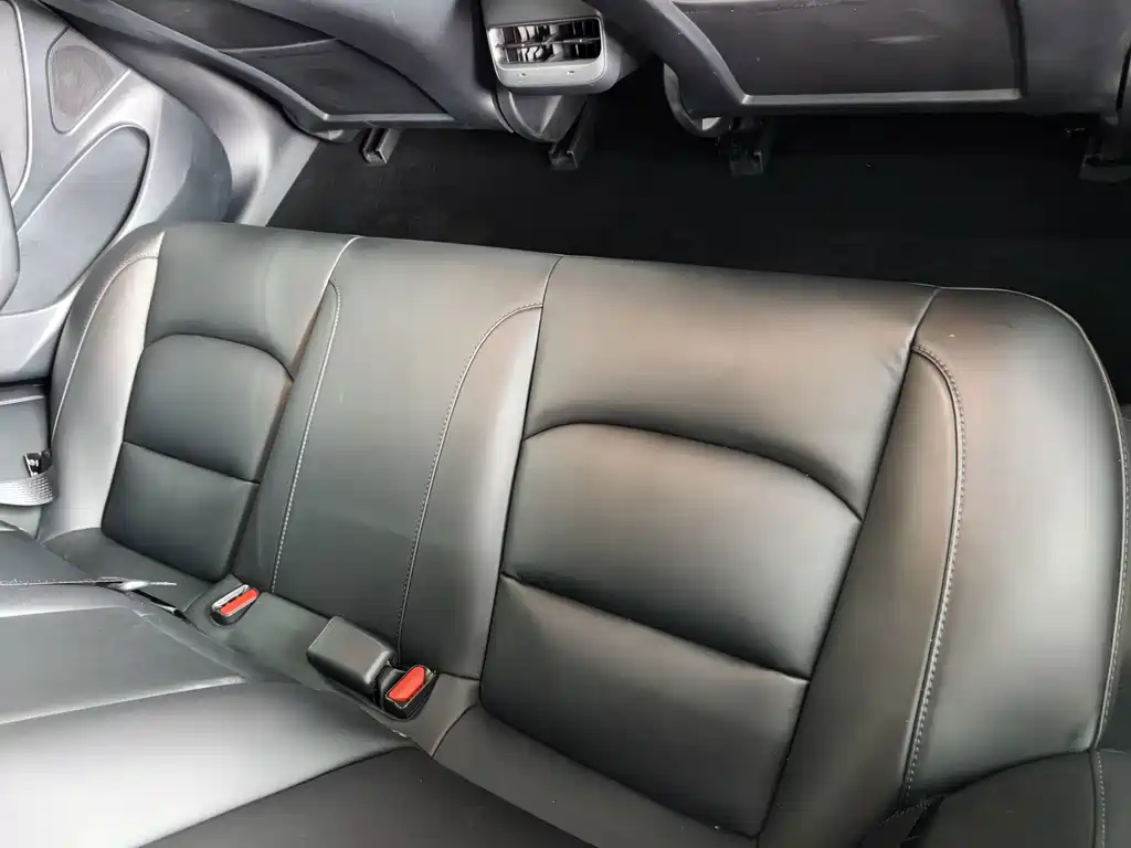 Tesla Model 3 — миниатюра 18