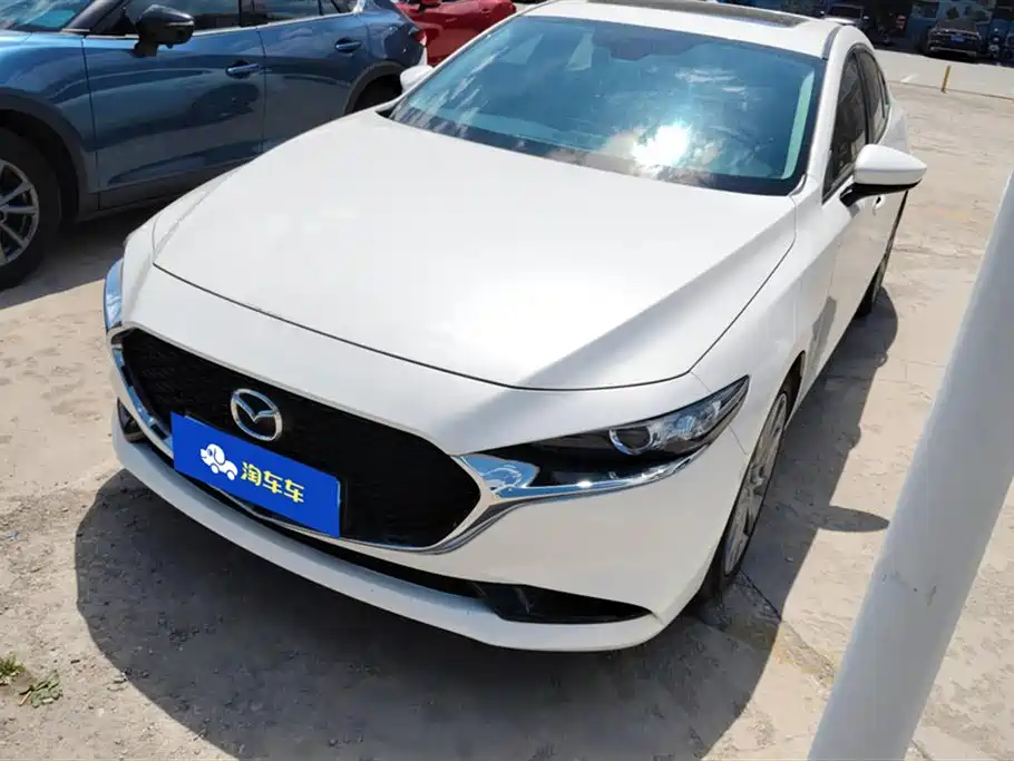 Mazda 3 Axela 2022