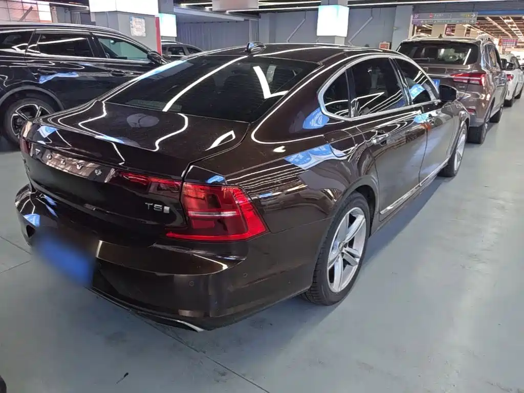 Volvo S90 — миниатюра 7