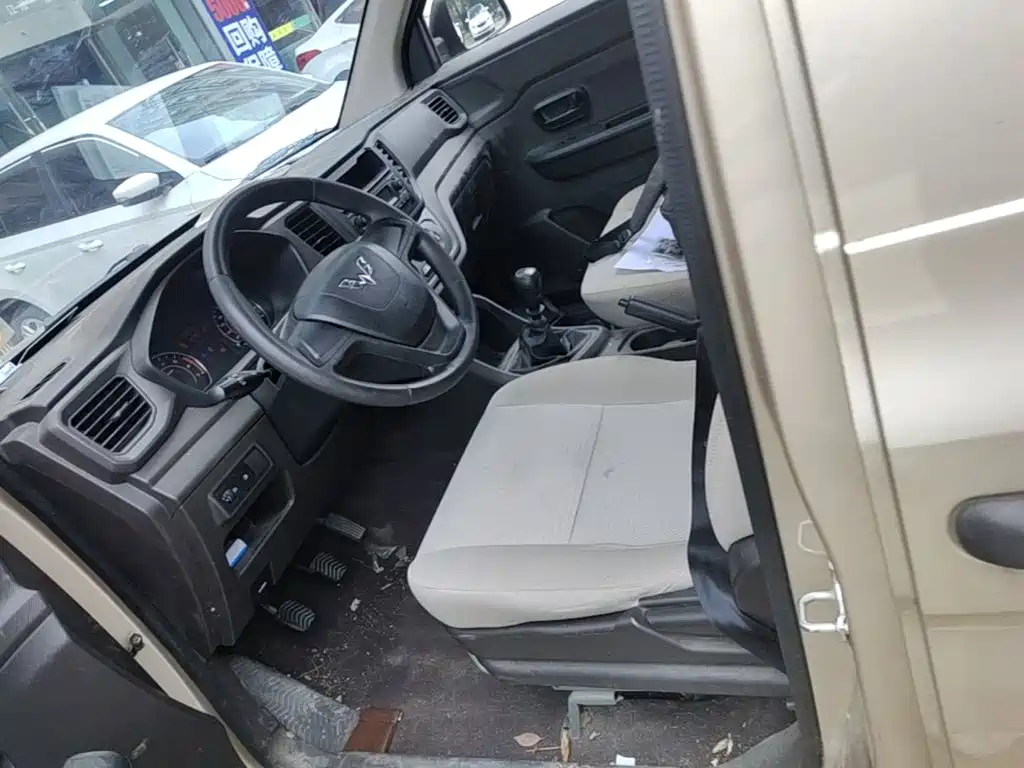Wuling Hongguang V — миниатюра 15