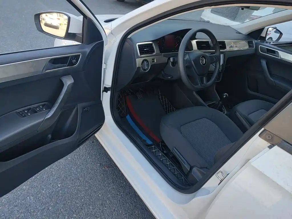 Volkswagen Santana — миниатюра 16