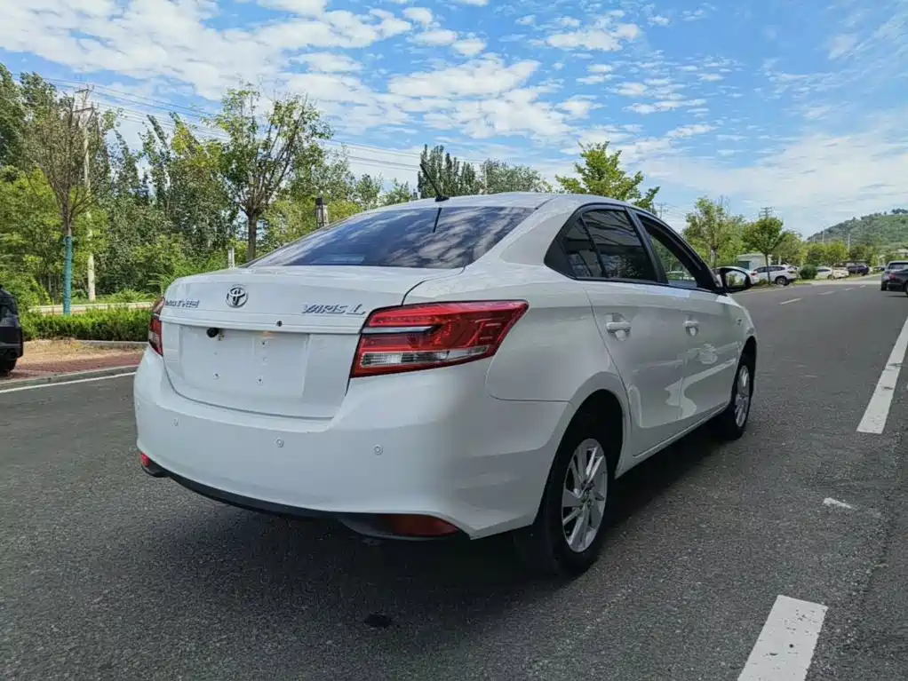 Toyota Yaris L — миниатюра 7