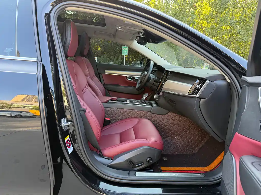 Volvo S90 — миниатюра 8