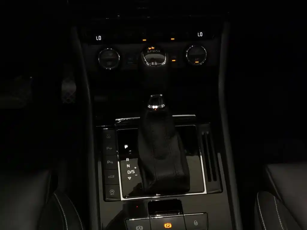 Skoda Superb — миниатюра 13