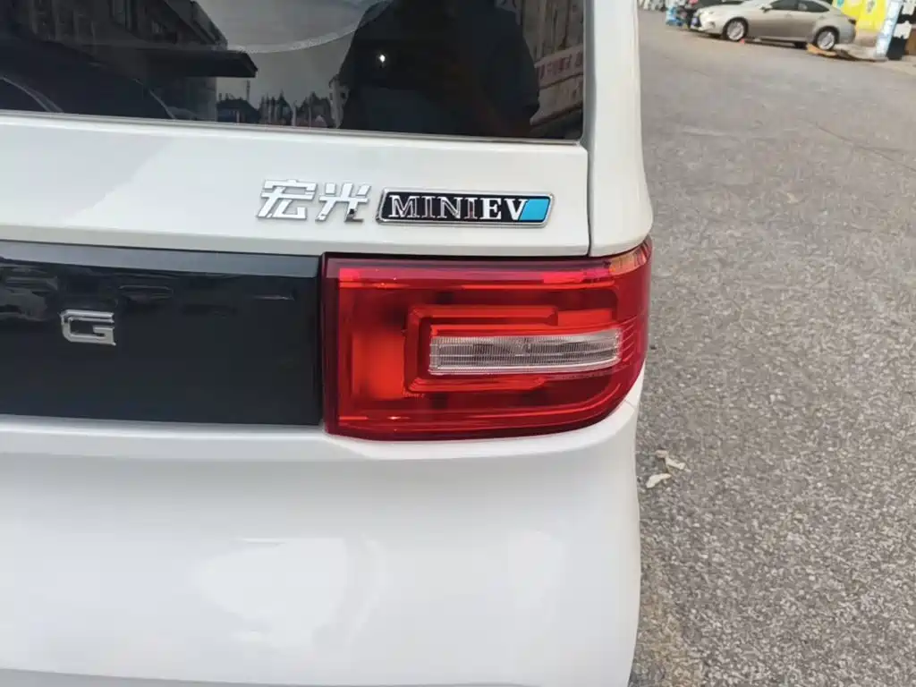 Wuling MINIEV — миниатюра 8