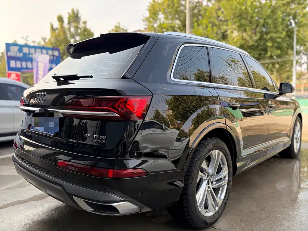 Audi Q7 — миниатюра 7