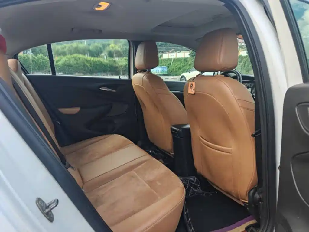 Buick Excelle — миниатюра 6
