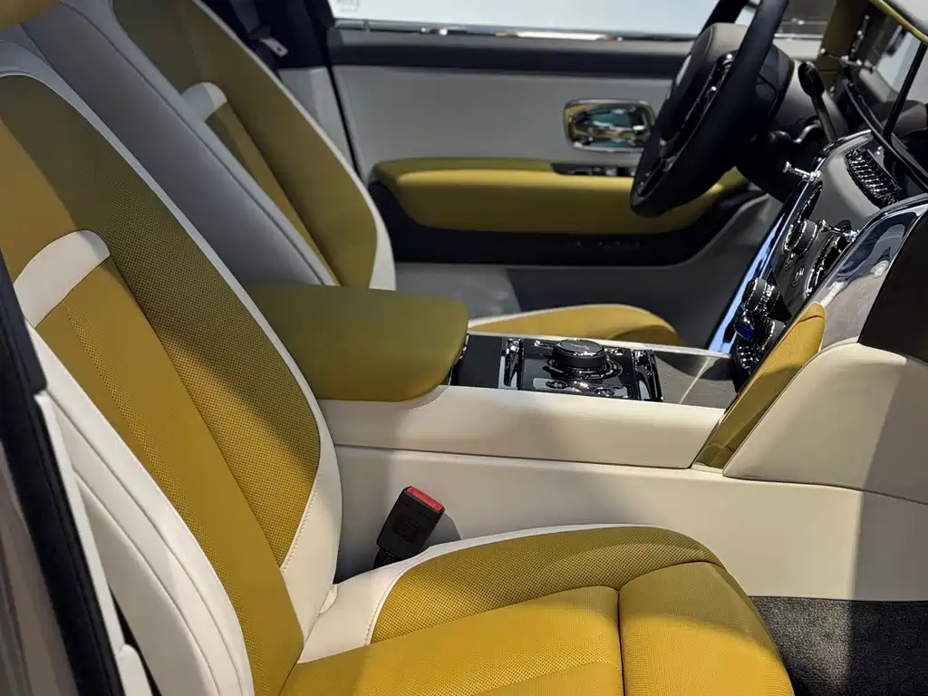 Rolls-Royce Cullinan — миниатюра 6