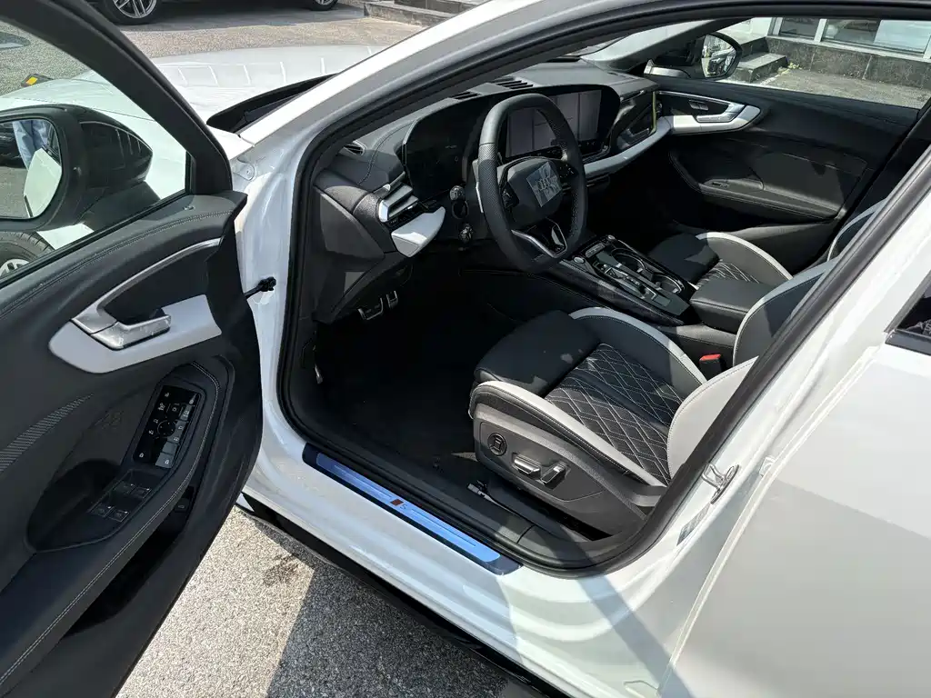 Audi A5L — миниатюра 8
