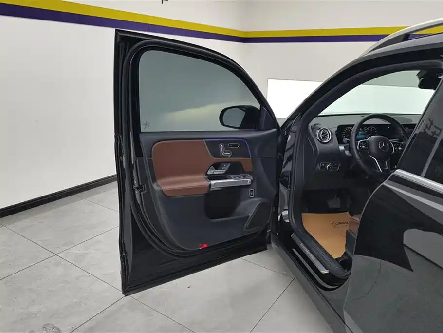 Mercedes-Benz GLB 2023 GLB 220