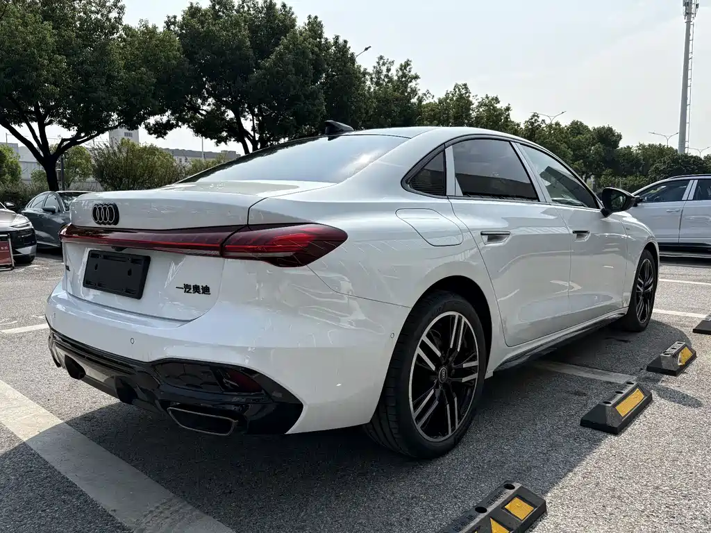 Audi A5L — миниатюра 21
