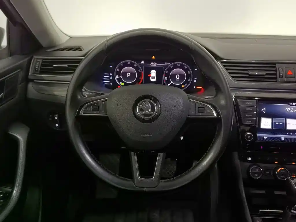 Skoda Superb — миниатюра 11