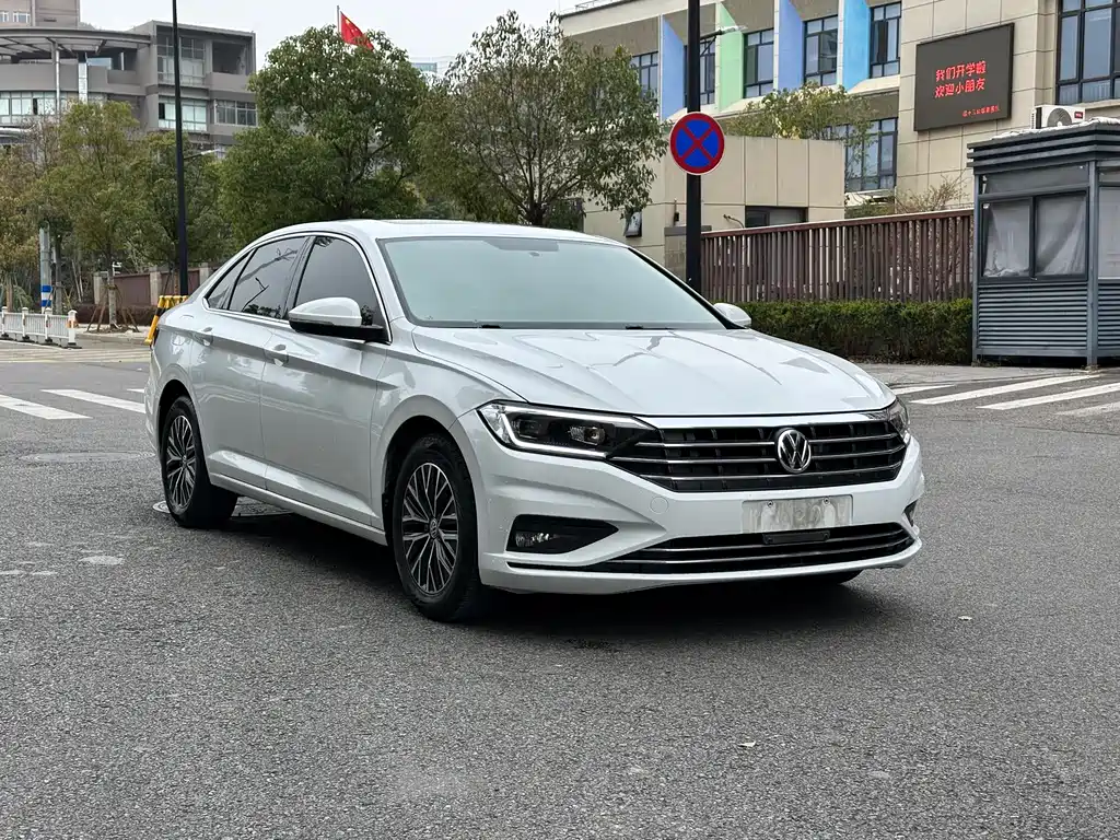 Volkswagen Sagitar - фото 3