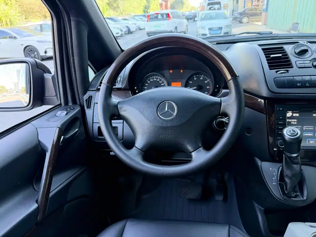 Mercedes-Benz Vito — миниатюра 5