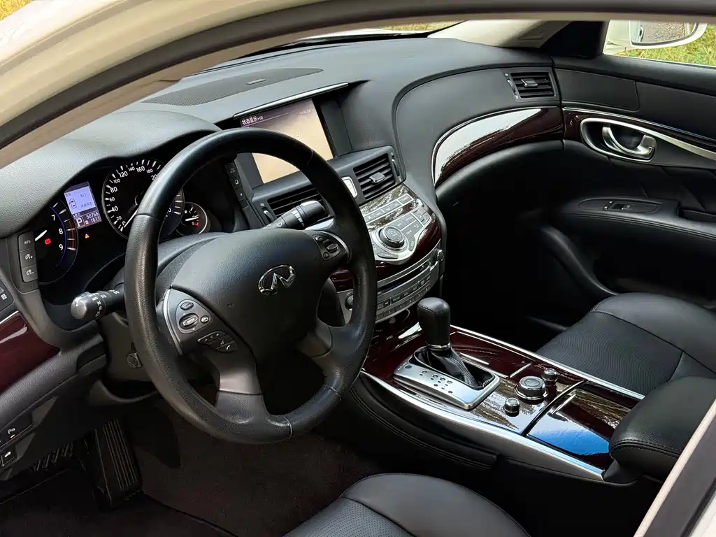 Infiniti Q70 — миниатюра 14