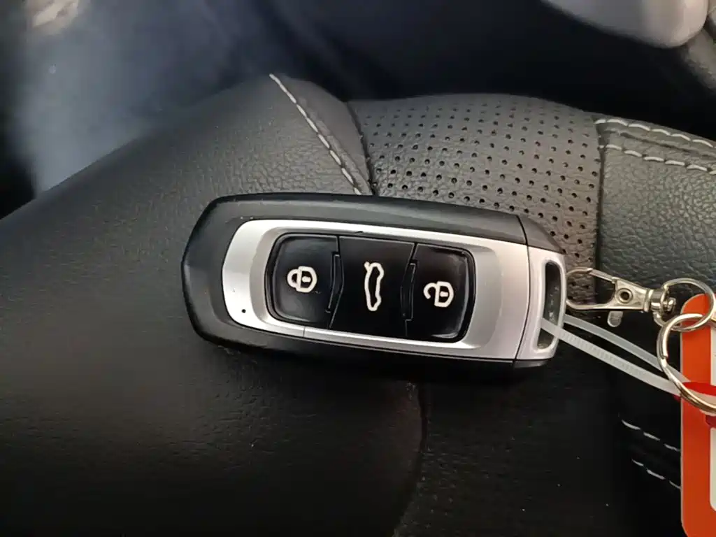 Geely Vision X3 — миниатюра 9