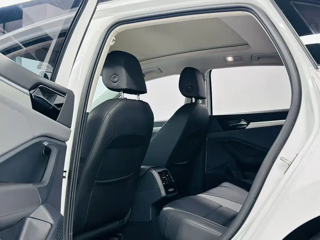 Volkswagen Sagitar 2019 280TSI DSG Comfort VI