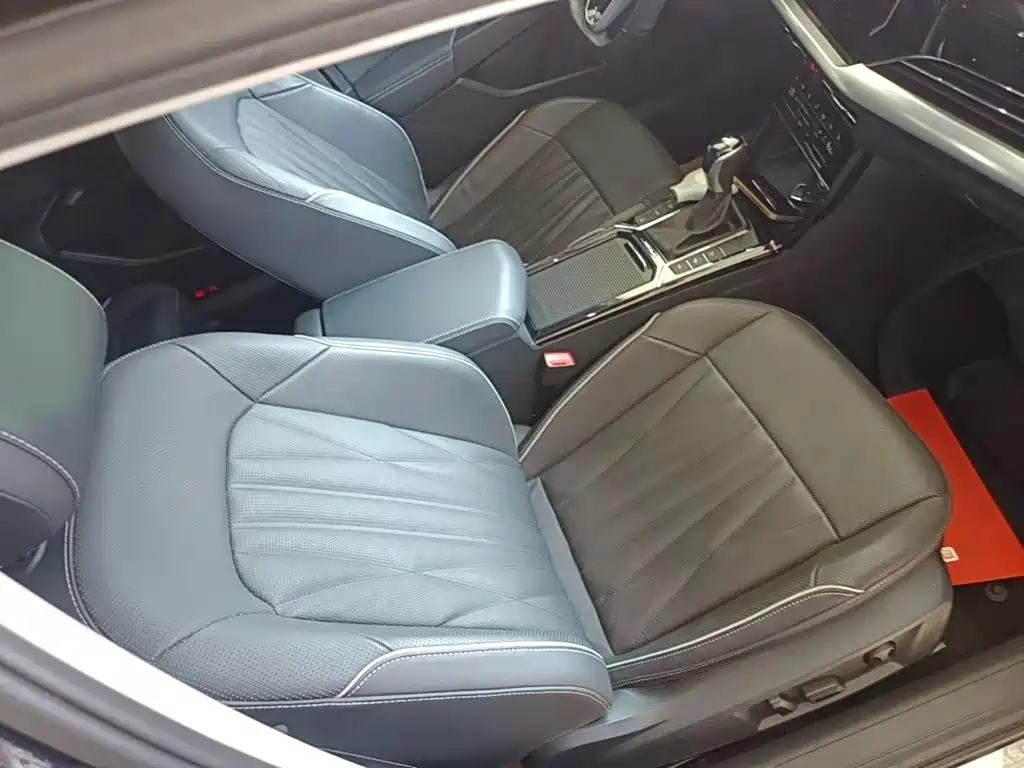 Volkswagen Passat PHEV — миниатюра 25