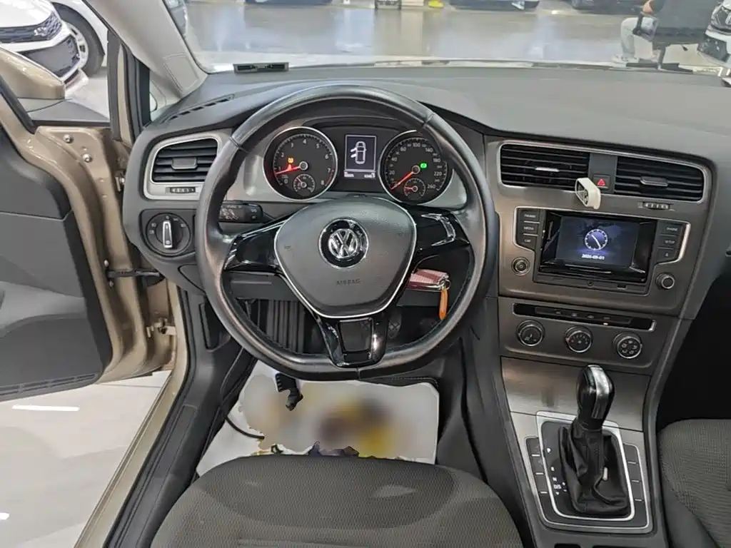 Volkswagen Golf — миниатюра 11