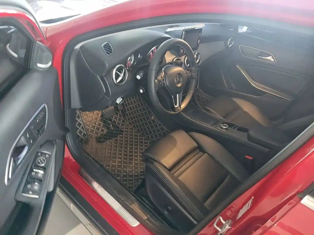 Mercedes-Benz GLA — миниатюра 16