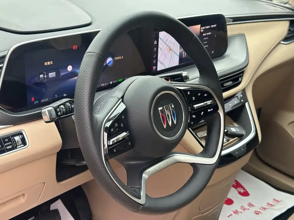 Buick GL8 Hybrid — миниатюра 7